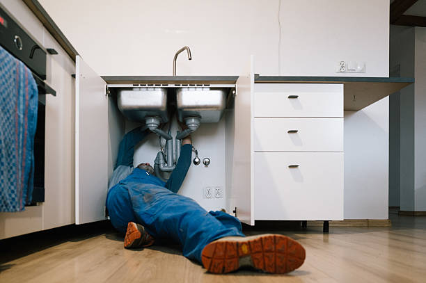 Professional Plumbing technician working in Valleyford, WA
